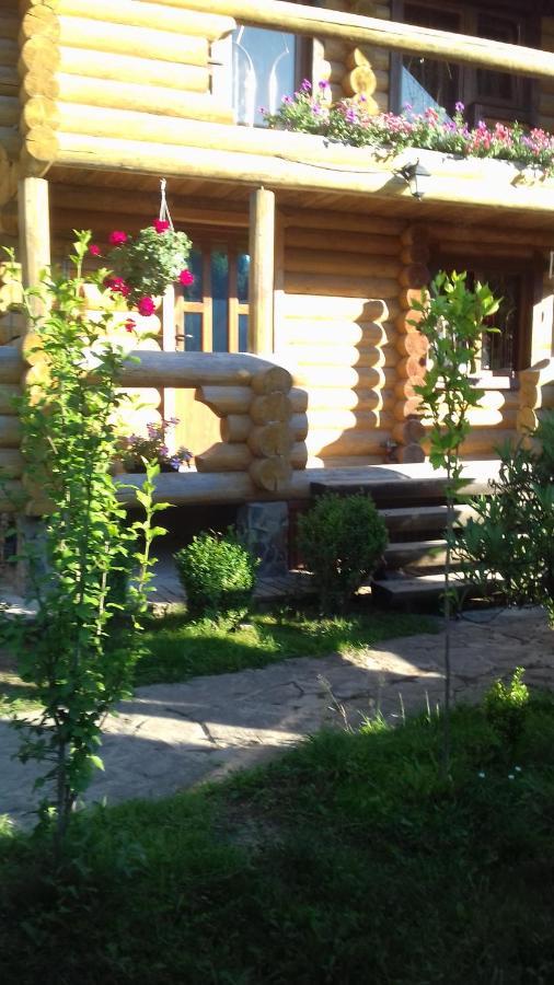 Затишний Будиночок Bukovets Exterior foto